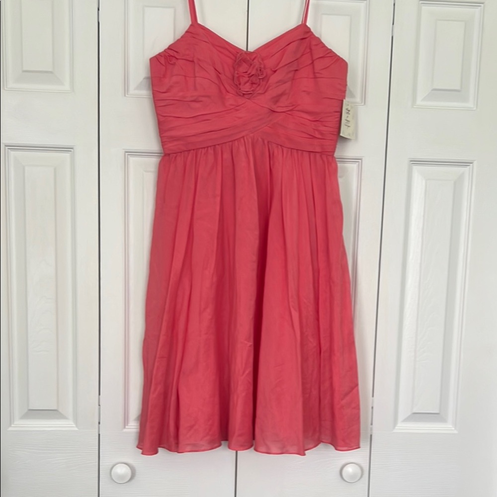 Make a statement with this Suzi Chin summer dress 👗 size 6 color papaya.